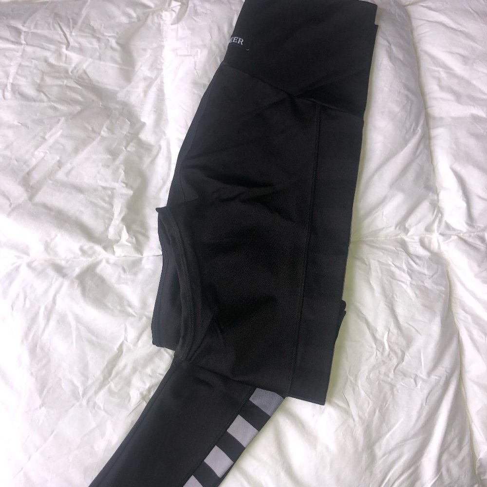 K Deer black and grey striped leggings